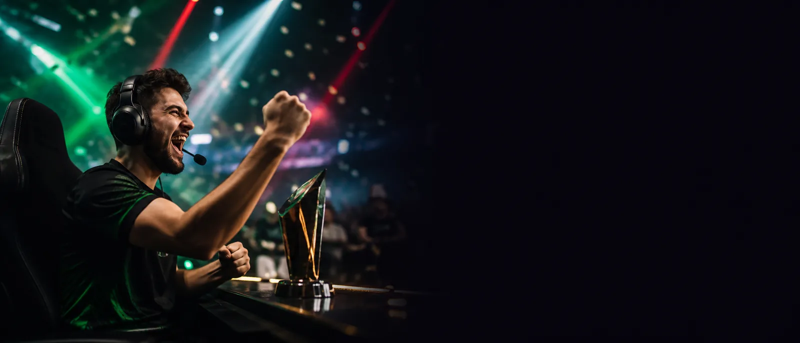 Пълнолетни eSports играчи на сцена в България